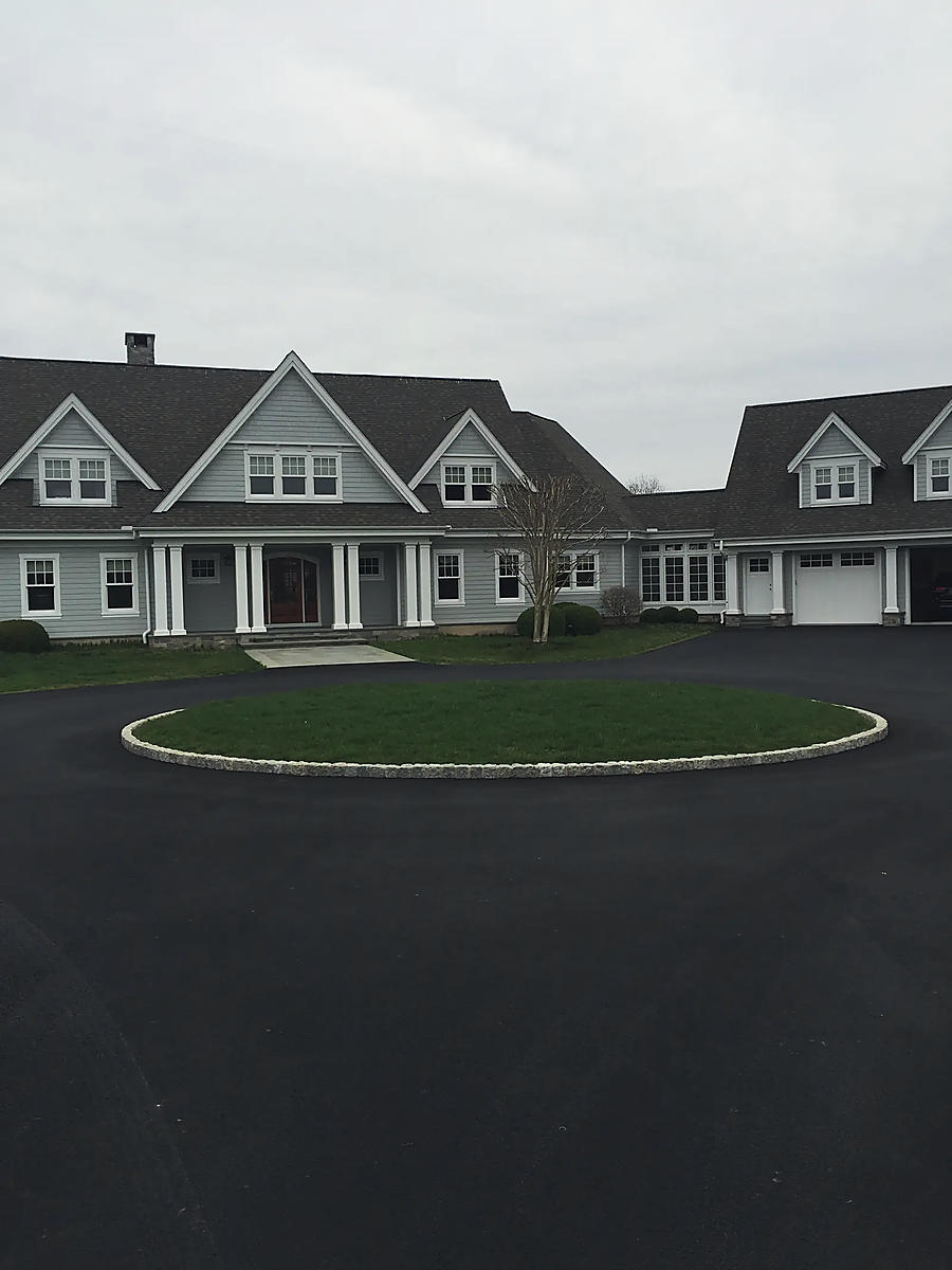 Circle drive, shingled estate
