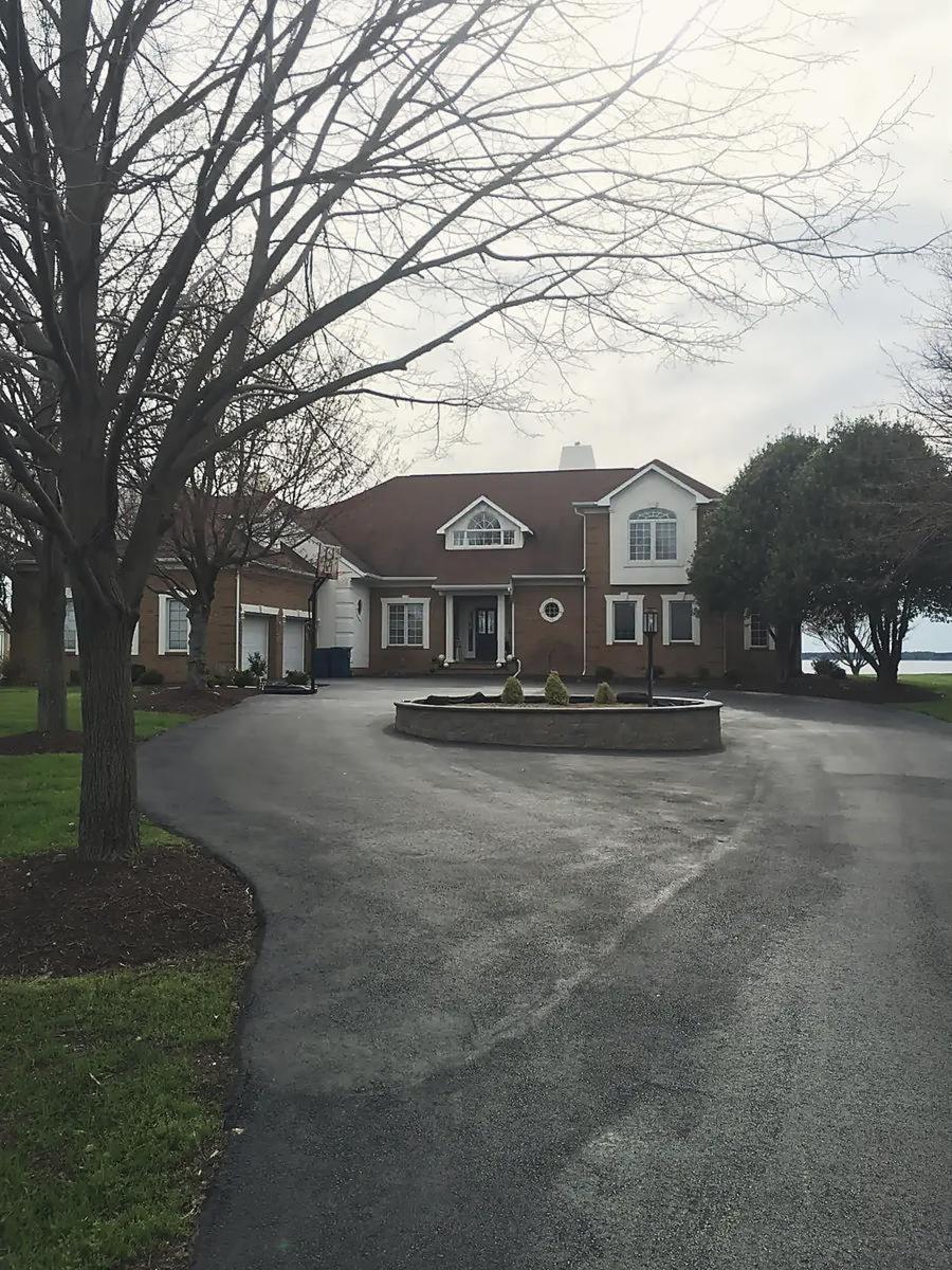 Circular drive, planted island